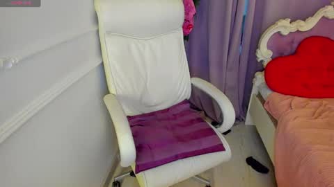 Lily online show from 08-01-26, 02:00