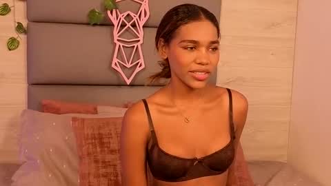 Lily Miiller online show from 11-04-25, 09:14