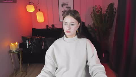 Snapshot of lily_moonlight chatting on 12-20-24, 02:05 Lily online show from 12-20-24, 02:05