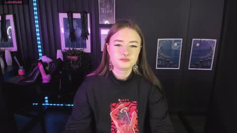 Snapshot of lily_moonlight chatting on 01-14-25, 08:41 Lily online show from 01-14-25, 08:41