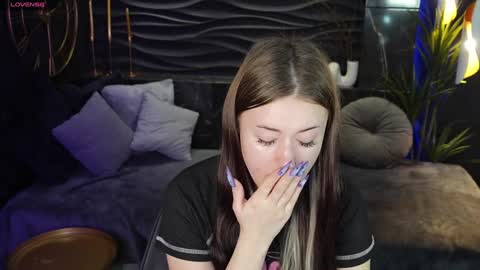 Snapshot of lily_moonlight chatting on 01-26-25, 06:49 Lily online show from 01-26-25, 06:49