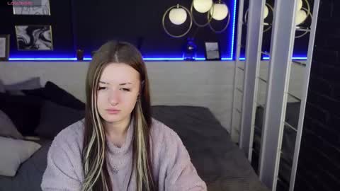 Snapshot of lily_moonlight chatting on 02-27-25, 08:06 Lily online show from 02-27-25, 08:06