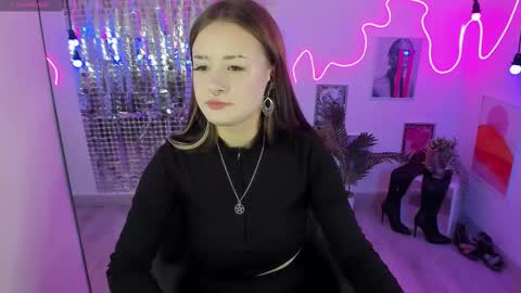 Snapshot of lily_moonlight chatting on 03-07-25, 07:41 Lily online show from 03-07-25, 07:41