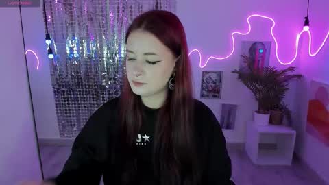 Snapshot of lily_moonlight chatting on 09-21-25, 06:48 Lily online show from 09-21-25, 06:48