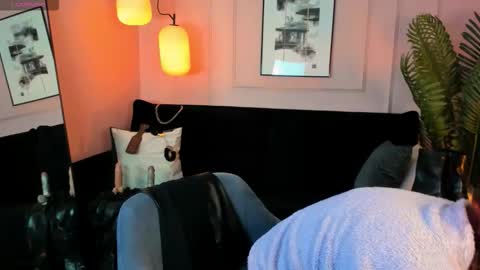 Snapshot of lily_moonlight chatting on 11-15-25, 07:38 Lily online show from 11-15-25, 07:38