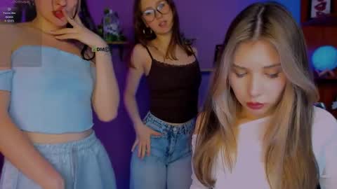 Snapshot of lily_morty chatting on 04-28-26, 02:27 Lily online show from 04-28-26, 02:27