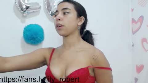 Snapshot of lily_robertss_ chatting on 09-13-25, 03:06 Lily Roberts online show from 09-13-25, 03:06
