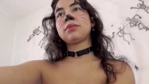 Snapshot of lily_robertss_ chatting on 10-20-25, 03:45 Lily Roberts online show from 10-20-25, 03:45