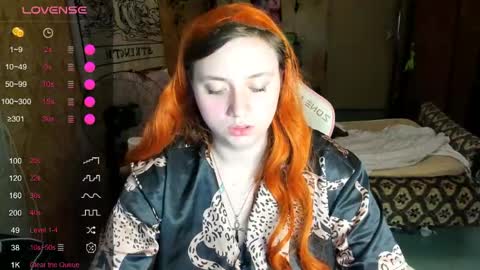 Snapshot of lily_shamy chatting on 05-25-26, 10:16 Alice online show from 05-25-26, 10:16
