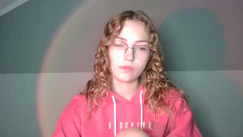 small lily online show from 09-14-25, 03:33