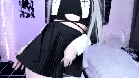 Snapshot of lily_weep chatting on 03-29-26, 12:32 Lily online show from 03-29-26, 12:32