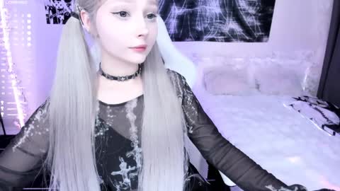 Snapshot of lily_weep chatting on 04-06-26, 04:46 Lily online show from 04-06-26, 04:46