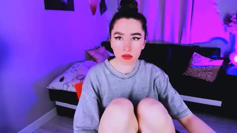 LILY online show from 10-18-25, 08:59