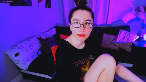 LILY online show from 11-06-25, 08:37