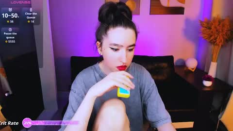 LILY online show from 05-25-26, 01:50