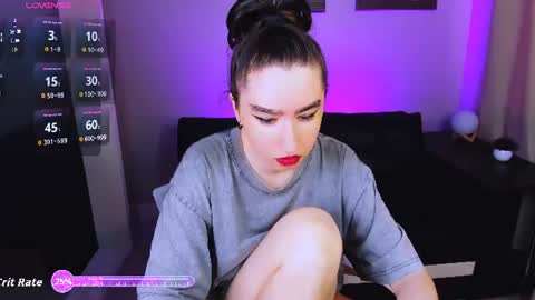 Snapshot of lily_xbaby chatting on 06-25-26, 02:43 LILY online show from 06-25-26, 02:43