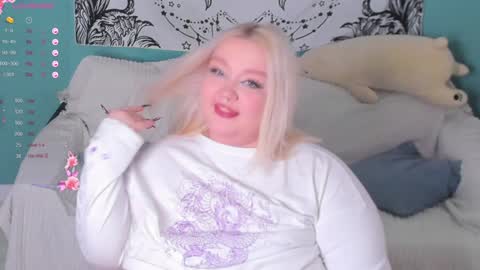 Lily online show from 12-18-24, 08:03