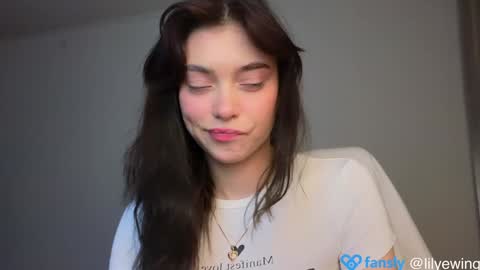 Snapshot of lilyewing_ chatting on 01-29-25, 05:35 Lily online show from 01-29-25, 05:35