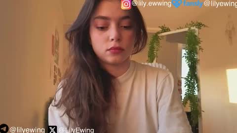 Snapshot of lilyewing_ chatting on 09-08-25, 04:06 Lily online show from 09-08-25, 04:06