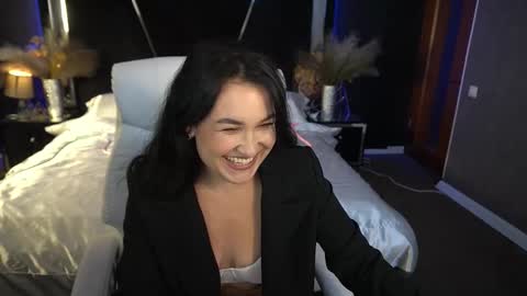 Snapshot of lilyfoxyy chatting on 11-08-25, 02:50 Lily online show from 11-08-25, 02:50