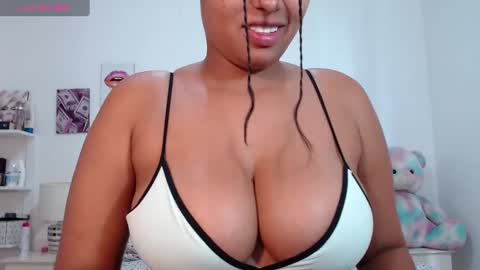 Snapshot of lilyjacksonn chatting on 01-23-25, 08:24 Lily.. online show from 01-23-25, 08:24