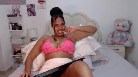 Snapshot of lilyjacksonn chatting on 02-21-25, 10:48 Lily.. online show from 02-21-25, 10:48