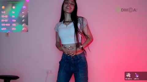 Snapshot of lilylouisee_ chatting on 02-26-25, 04:24 Liliana louise online show from 02-26-25, 04:24
