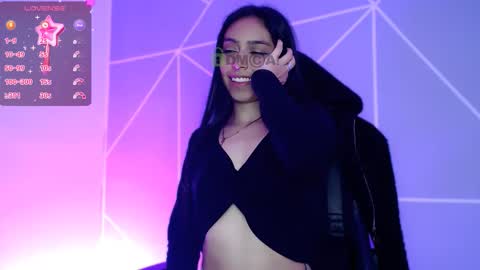 Snapshot of lilylouisee_ chatting on 10-12-25, 01:26 Liliana louise online show from 10-12-25, 01:26