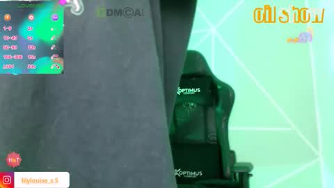 Snapshot of lilylouisee_ chatting on 11-11-25, 02:06 Liliana louise online show from 11-11-25, 02:06