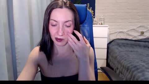 Lily online show from 12-22-25, 04:20