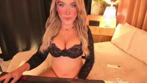 Snapshot of lilymonstercock chatting on 07-03-26, 01:23 IM YOUR TRUE GODESS Lilymonstercock online show from 07-03-26, 01:23