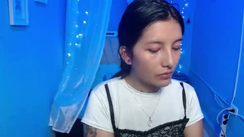 Snapshot of lilymoon_018 chatting on 06-06-26, 01:16 lilymoon_018 online show from 06-06-26, 01:16