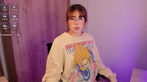 Snapshot of lilyrouse_ chatting on 11-12-25, 03:51 lily help me to collect more cosplay online show from 11-12-25, 03:51