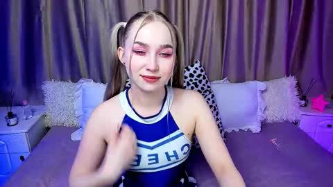 Lilian online show from 11-16-25, 04:07