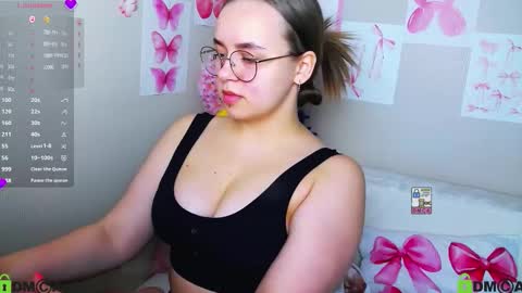 Lily online show from 09-12-25, 08:03