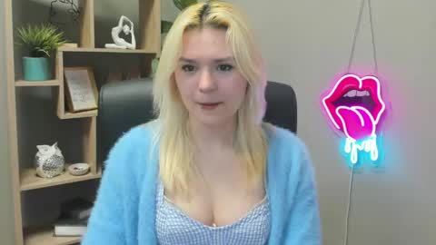 Lily online show from 04-16-26, 06:47