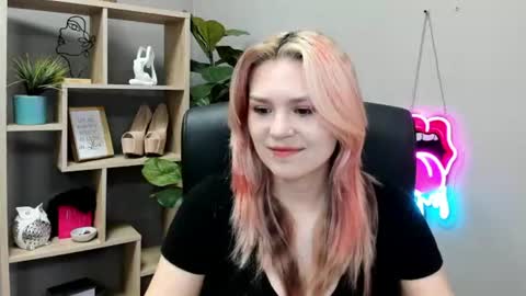 Lily online show from 07-02-26, 06:41