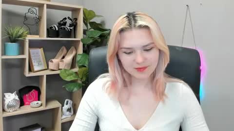 Lily online show from 07-14-26, 10:21