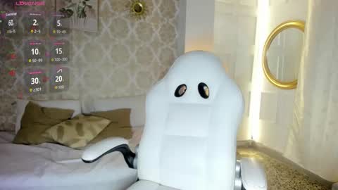 Snapshot of lilythea_ chatting on 06-11-26, 12:32 lilythea_ online show from 06-11-26, 12:32