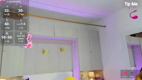 lilywhitee1 online show from 06-21-26, 04:04