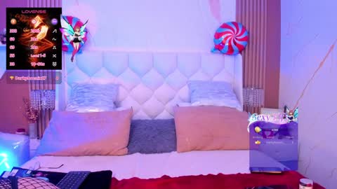 Snapshot of lilyybigass chatting on 01-30-25, 11:44 Lilly online show from 01-30-25, 11:44