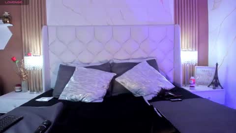 Snapshot of lilyybigass chatting on 02-26-25, 12:03 Lilly online show from 02-26-25, 12:03