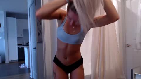 Snapshot of lilyyymonroee chatting on 10-03-25, 01:19 Lily Monroe online show from 10-03-25, 01:19