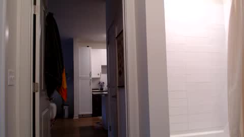 Snapshot of lilyyymonroee chatting on 10-17-25, 12:30 Lily Monroe online show from 10-17-25, 12:30