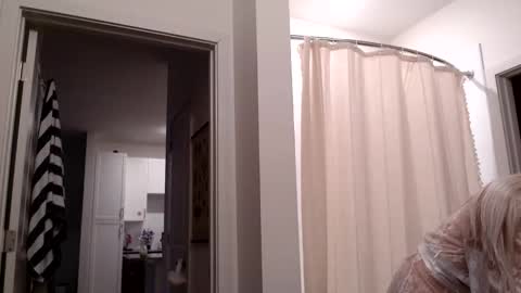 Snapshot of lilyyymonroee chatting on 03-02-26, 12:56 Lily Monroe online show from 03-02-26, 12:56