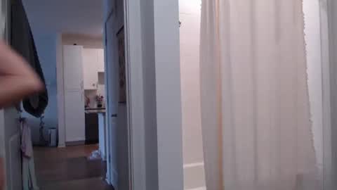 Snapshot of lilyyymonroee chatting on 03-23-26, 01:59 Lily Monroe online show from 03-23-26, 01:59