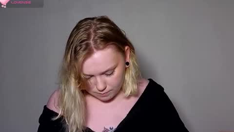 Snapshot of lime_cat chatting on 09-22-25, 08:33 lime cat online show from 09-22-25, 08:33