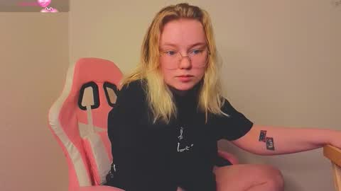 Snapshot of lime_cat chatting on 11-21-25, 02:10 lime cat online show from 11-21-25, 02:10