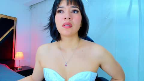  Lina Bedoya  online show from 04-10-26, 11:37