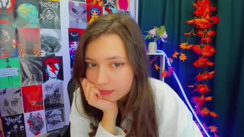 Snapshot of lina_brownie chatting on 12-18-24, 05:48 Lina online show from 12-18-24, 05:48